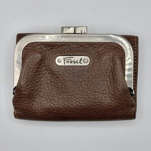 🐝 Fossil Brown Leather Trifold Kiss Lock Wallet